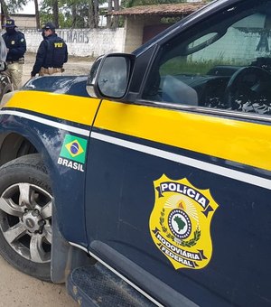 PRF prende mulher por crime de Receptação de veículo na BR-104