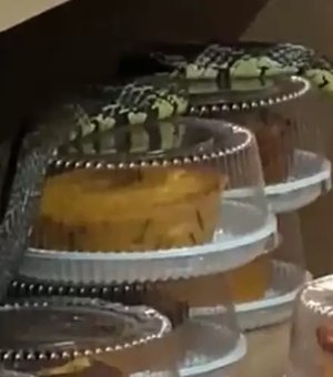 Cobra se esconde atrás de bolos e assusta clientes em supermercado de SC