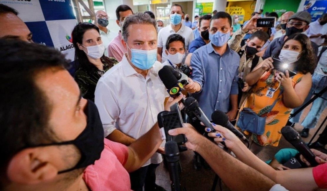 Vacinas serão distribuídas de maneira equânime aos municípios, garante Renan Filho