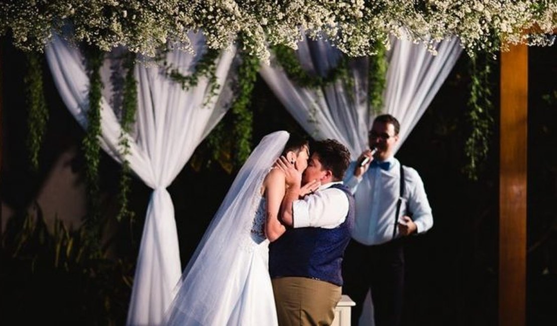 Ana Vilela, do sucesso 'Trem Bala', se casa com a namorada em Londrina