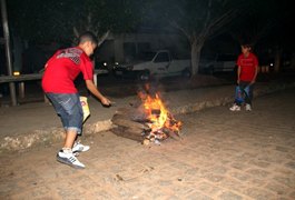 Arapiraquenses mantêm tradição e montam fogueiras no Dia de São João