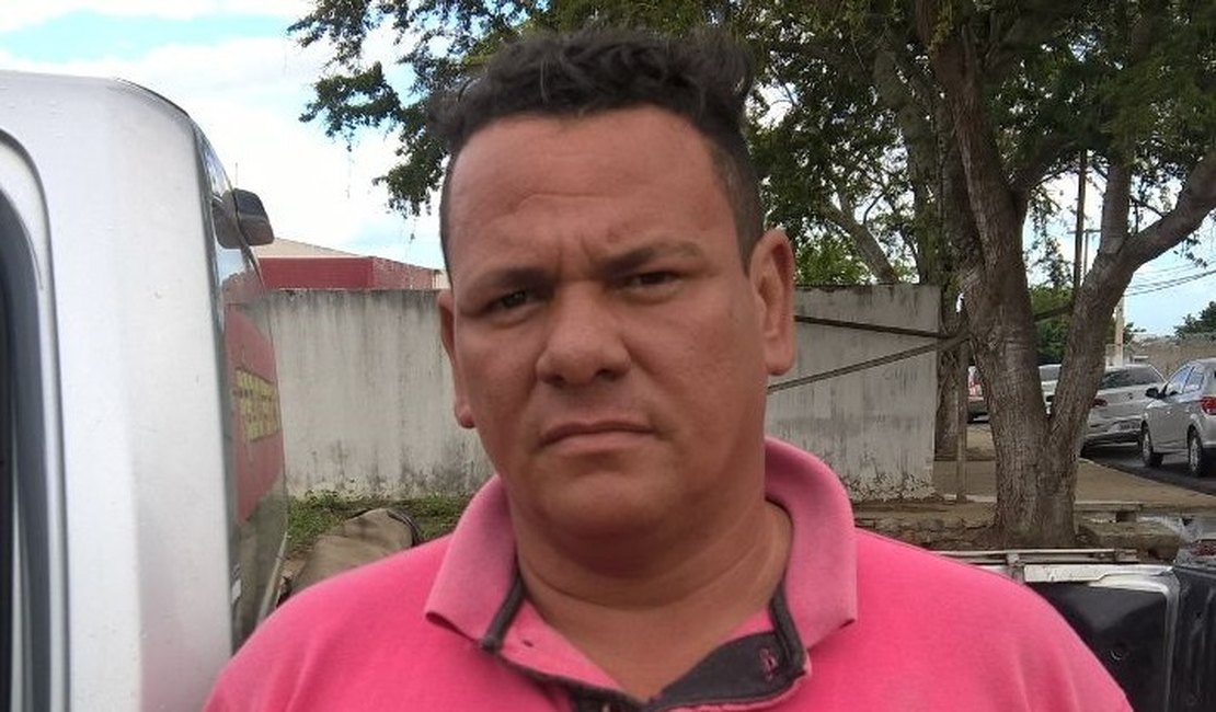 Suspeito de bloquear travamento de portas de veículos para furtar é detido