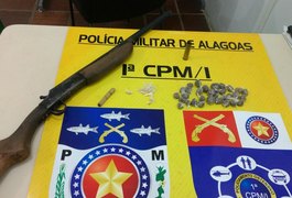 PM prende suspeitos com moto roubada, arma e drogas em São Miguel
