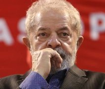 Lula chega a Curitiba para cumprir pena