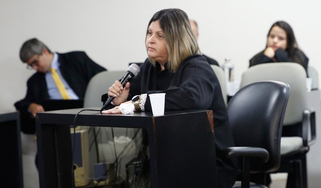 Acusada de mandar matar médico em Maceió é condenada a 19 anos de prisão