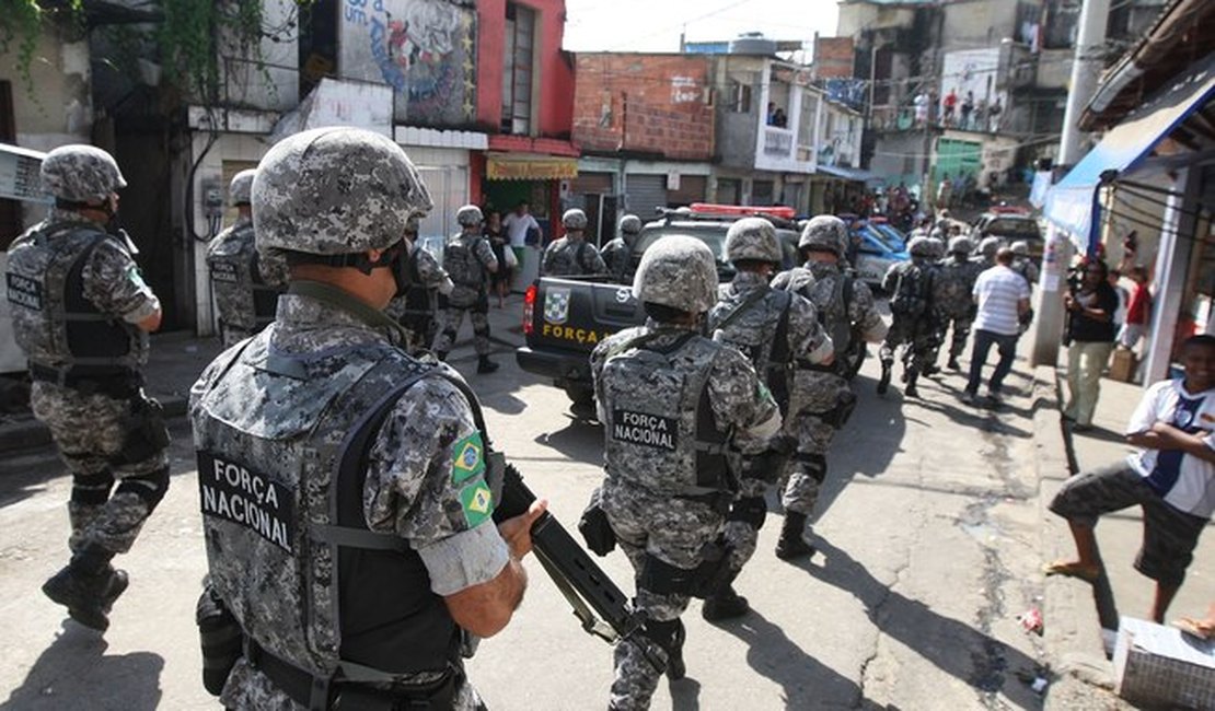 Após queda de helicóptero, Ministro da Justiça oferece Força Nacional para operação na Cidade de Deus