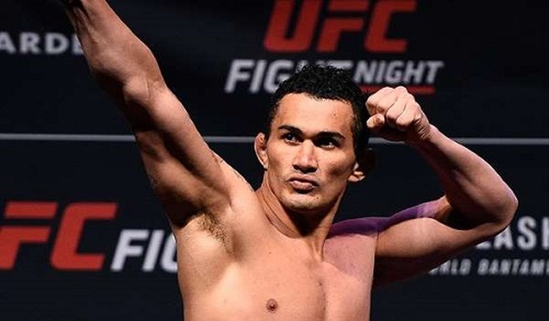 ‘Bodão’ vence e surpreende namorada com pedido de casamento no octógono do UFC Boston