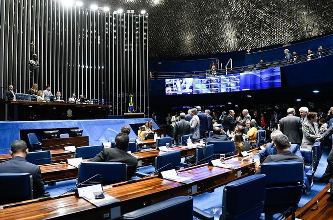 Senado e Câmara elegem novos presidentes neste sábado