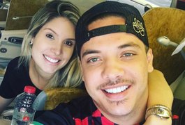 Mulher de Wesley Safadão faz barraco em Dubai e joga champanhe em uma fã