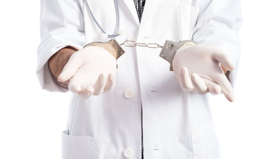 Médico é condenado por crimes sexuais contra pacientes em UBS de Maceió