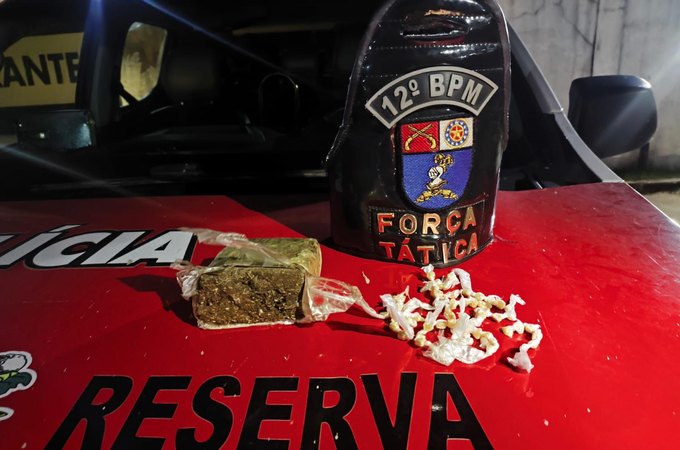 Polícia Militar apreende arma e drogas na Cidade Universitária e no Benedito Bentes, em Maceió
