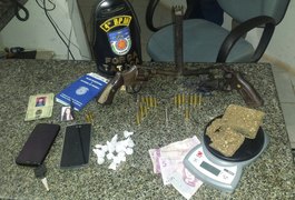 4° BPM prende grupo armado com drogas e munições na parte alta de Maceió