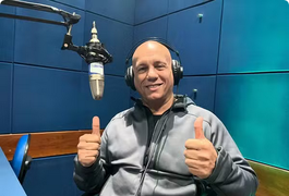 Morre o músico Anísio Mello Júnior, cantor das aberturas de 'Dragon Ball', aos 60 anos