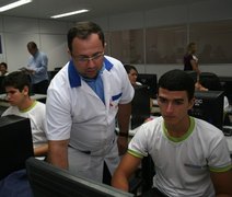 Alunos de escolas públicas de Arapiraca se preparam para o mercado de trabalho