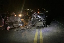 Motorista morre em acidente envolvendo dois carros na BR-316, em Atalaia