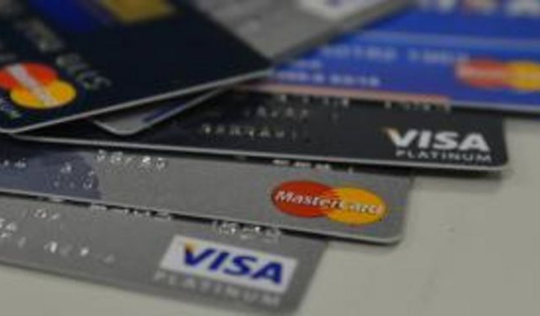 BC define prazo para fim da exclusividade de cartões em máquinas de pagamento
