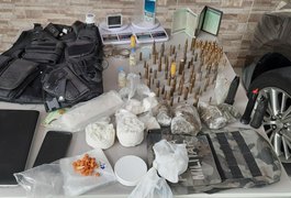 Operação integrada cumpre 22 mandados contra organização criminosa especializada em tráfico de drogas em Maceió