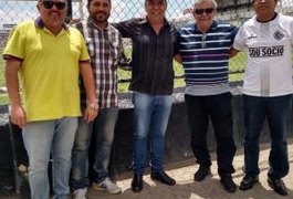 Escritório do ASA recebe a visita de escritor carioca