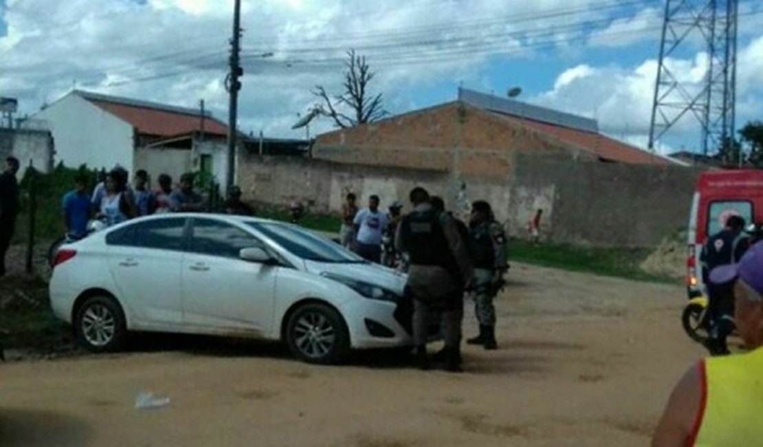 Veículo em alta velocidade atropela ciclista em bairro de Arapiraca