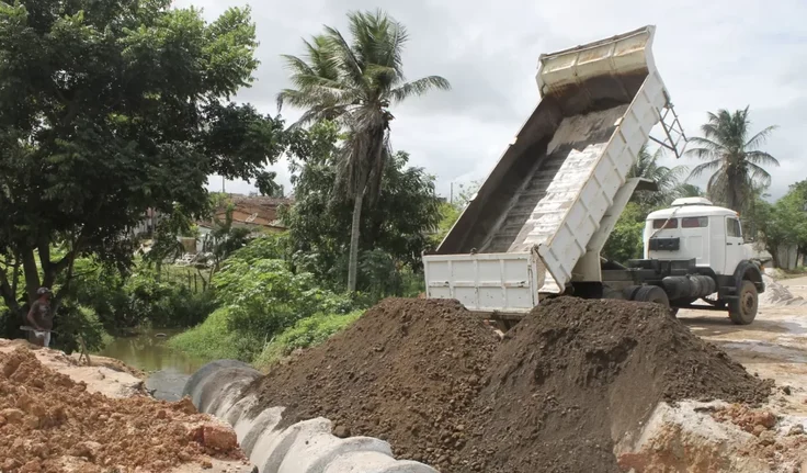 Obras de drenagem realizadas pela Prefeitura de Penedo mostram eficiência durante fortes chuvas