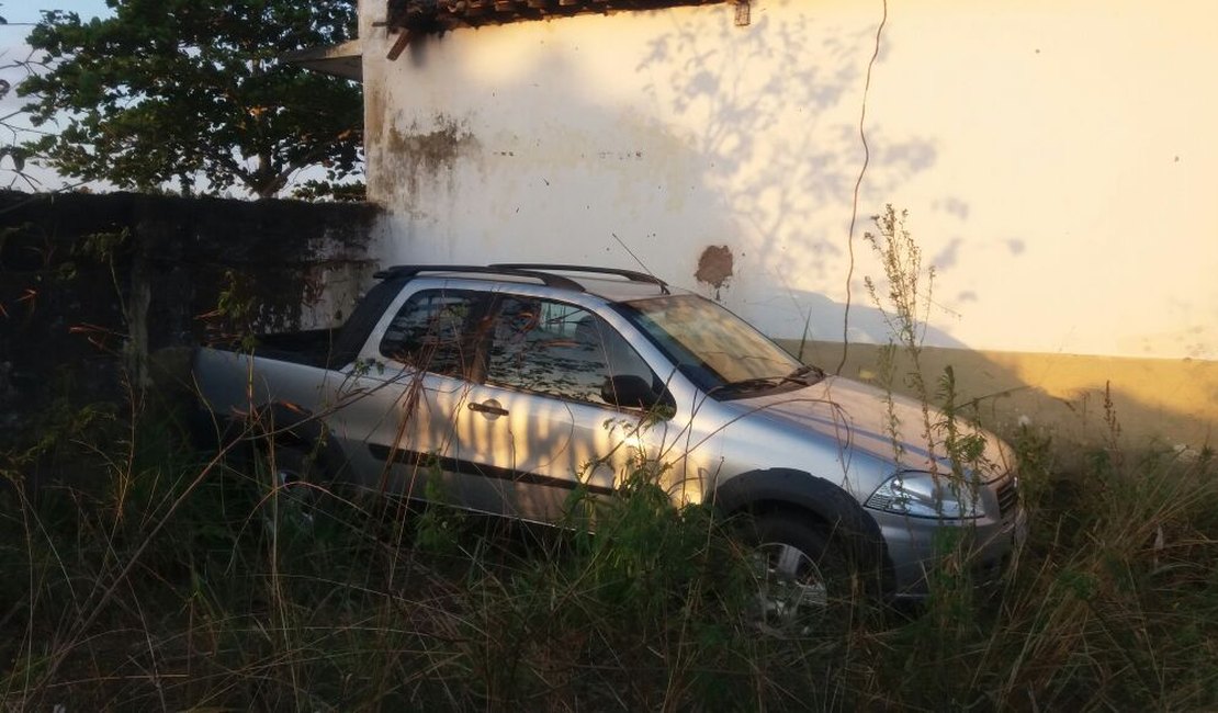 Mulher tem veículo com cosméticos roubado em Arapiraca