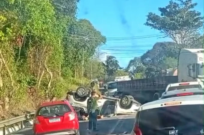Grave acidente é registrado na Ladeira do Catolé; condutor fica ferido