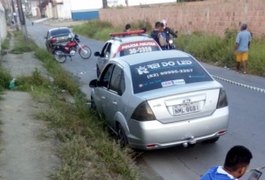 Motoristas de aplicativo querem adesivar carros para escapar da violência em Alagoas