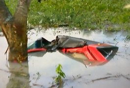 Oito pessoas estavam em carro que capotou após atingir árvore em Pilar; cinco foram socorridas para o HGE