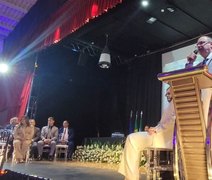 VÍDEO. Luciano Barbosa é empossado como prefeito reeleito de Arapiraca; Léo Saturnino será o presidente da Câmara no biênio 25/26