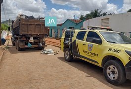 Trabalhador da coleta de lixo de Girau do Ponciano cai de caminhão e morre atropelado