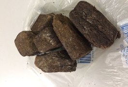 Polícia prende mulher com grande quantidade de drogas no bairro Primavera