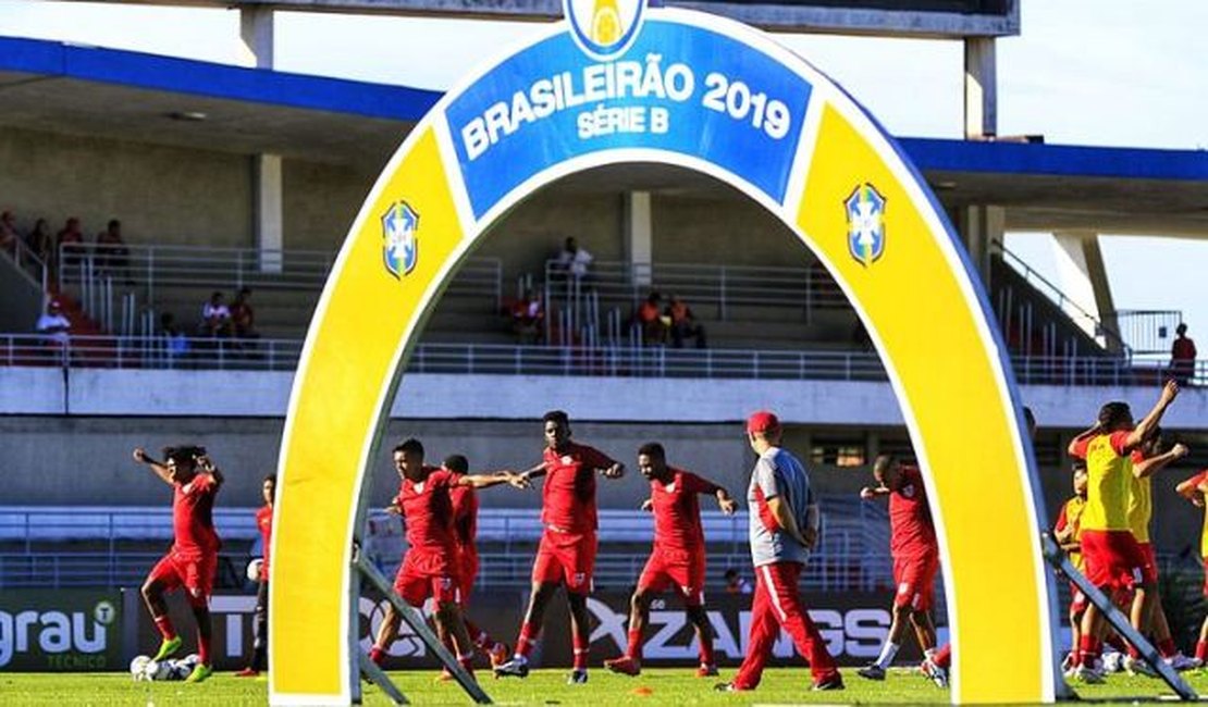 CRB sofre virada e estreia com derrota por 2 a 1 para o Londrina no Rei Pelé