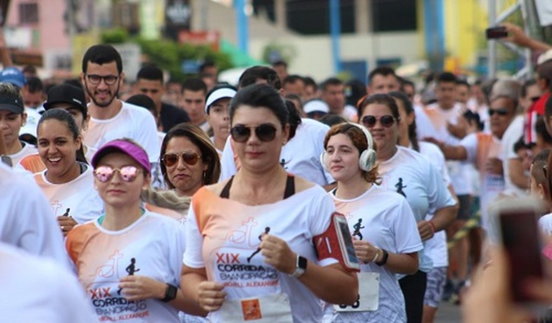 Corrida da Emancipação reúne atletas no Bosque das Arapiracas
