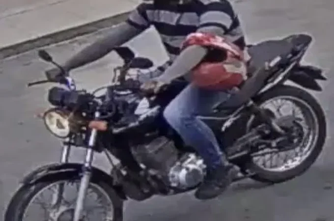 Polícia Civil divulga imagens de motociclista que atirou e matou condutor em Maceió