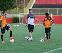 Na busca do G4 e também da liderança, Vitória encara CRB no Barradão