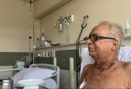 Empresário arapiraquense José Hipólito se emociona ao receber homenagem musical