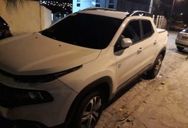 Após perseguição, polícia detém homem com arma de fogo em Delmiro Gouveia