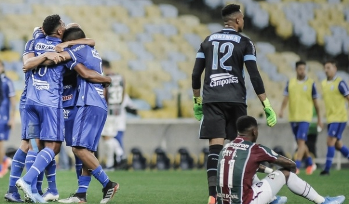 CSA e Fluminense se enfrentam nesta segunda (25)