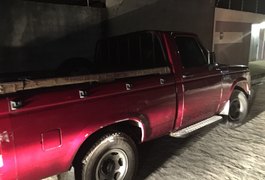 Após denúncia, PM recupera veículo roubado abandonado em Arapiraca