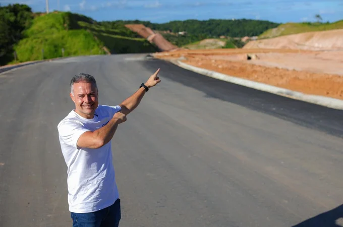 Renan Filho visita obras de duplicação da AL-101 Norte e defende ampliação até Maragogi