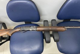 Homem é preso ao ser flagrado com espingarda que estaria levando para conserto, no Agreste