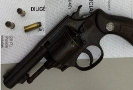 Jovem suspeito de homicídio é flagrado armado por policiais civis