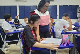 Paulo Dantas anuncia bonificação de 90 milhões para servidores da Educação