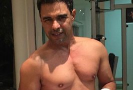 Zezé Di Camargo revela em programa de auditório: 'Brochei com 16 anos'