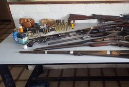 Operação da PM e PC resulta em três prisões e apreensão de 10 armas no Sertão