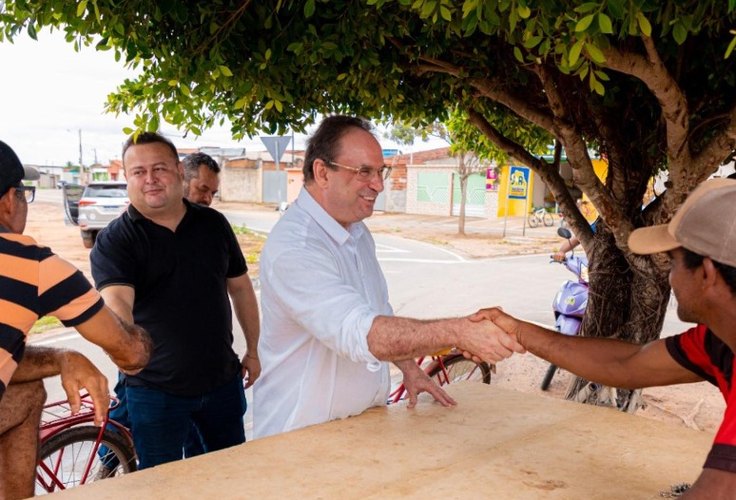 Vereador Léo Saturnino acompanha andamento de obras na comunidade Bananeiras, em Arapiraca