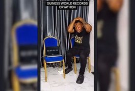 Homem fica sem enxergar após tentar bater recorde por mais tempo chorando