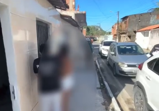 VÍDEO. Polícia Civil prende cuidadora suspeita de dopar idosos e aplicar golpes estimados em R$ 300 mil, em Alagoas