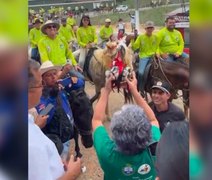 VÍDEO. Imagem de Nossa Senhora do Bom Conselho chega a Arapiraca, trazida por cavaleiros e amazonas