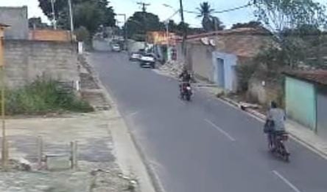 VÍDEO: Câmera registra batida que deixou pai e filho mortos na Zona Rural de Arapiraca